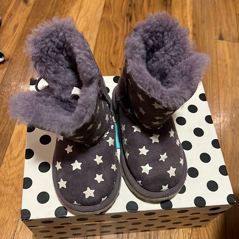 Ugg 8